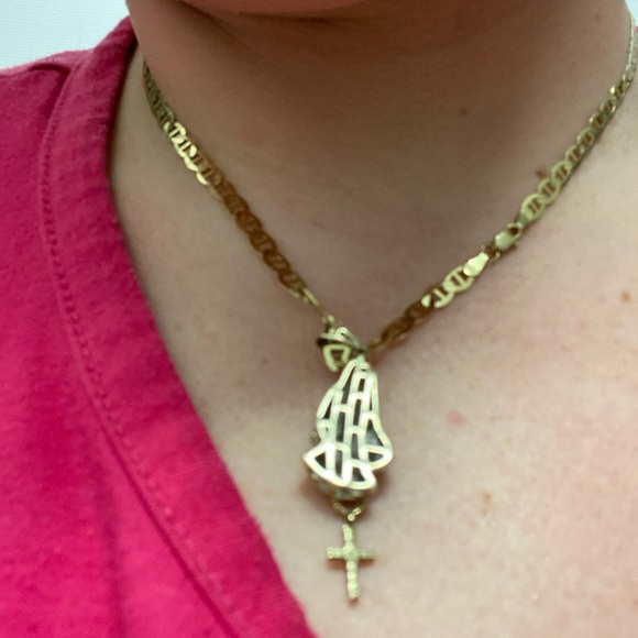 10k yellow gold diamond praying hands pendant - Picture 7 of 8